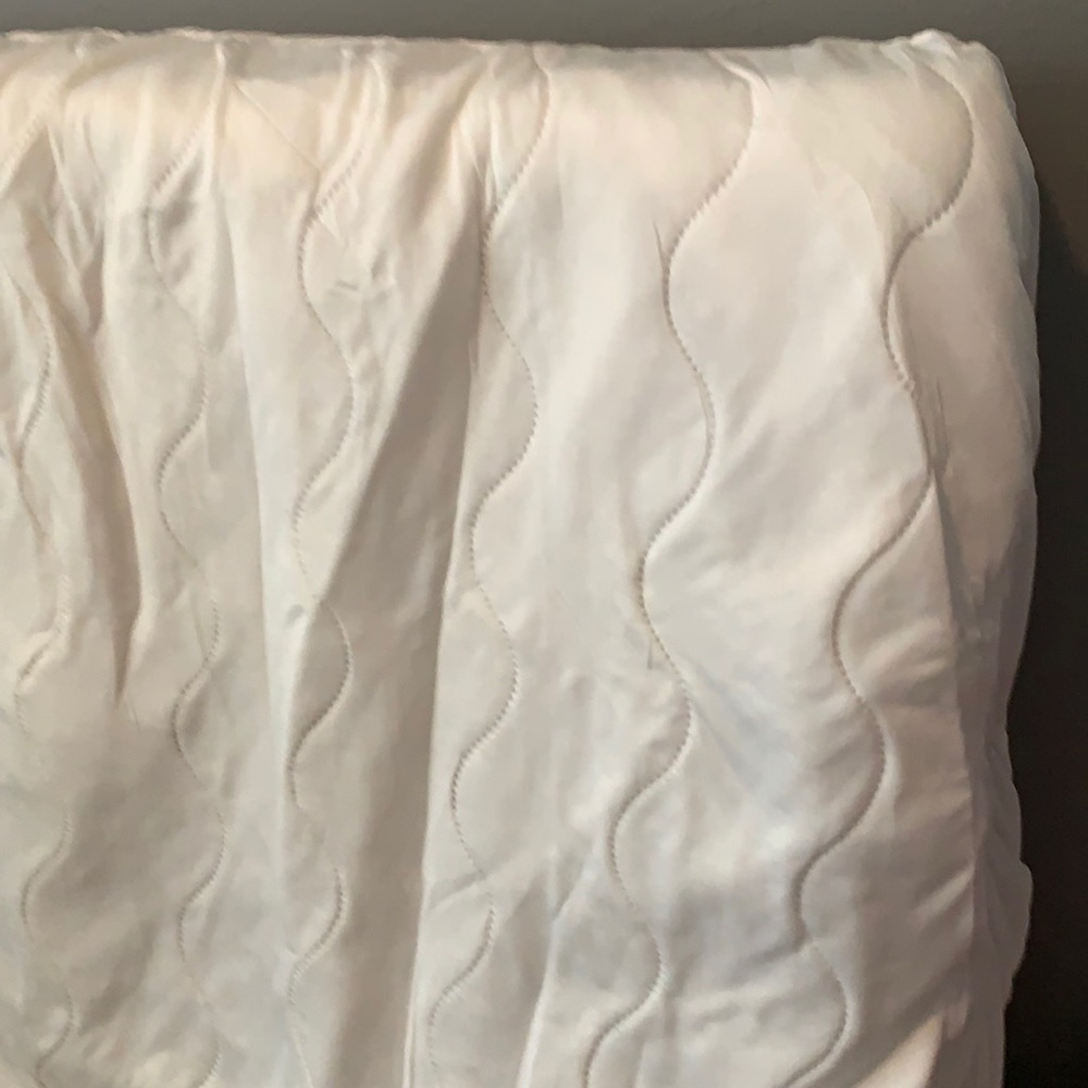 Dorm Room Mattress Pad. Size twin/twin XL